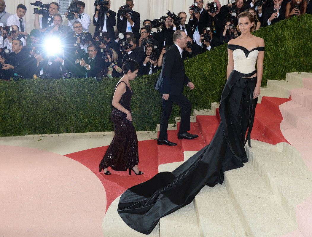 emmawatson-updates.com (319)