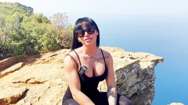 JacquieEtMichelTV – Valentina – 27 years old, from Paris!