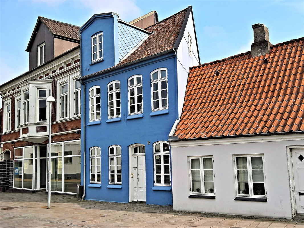 blue-denmark-3317069-1280.jpg