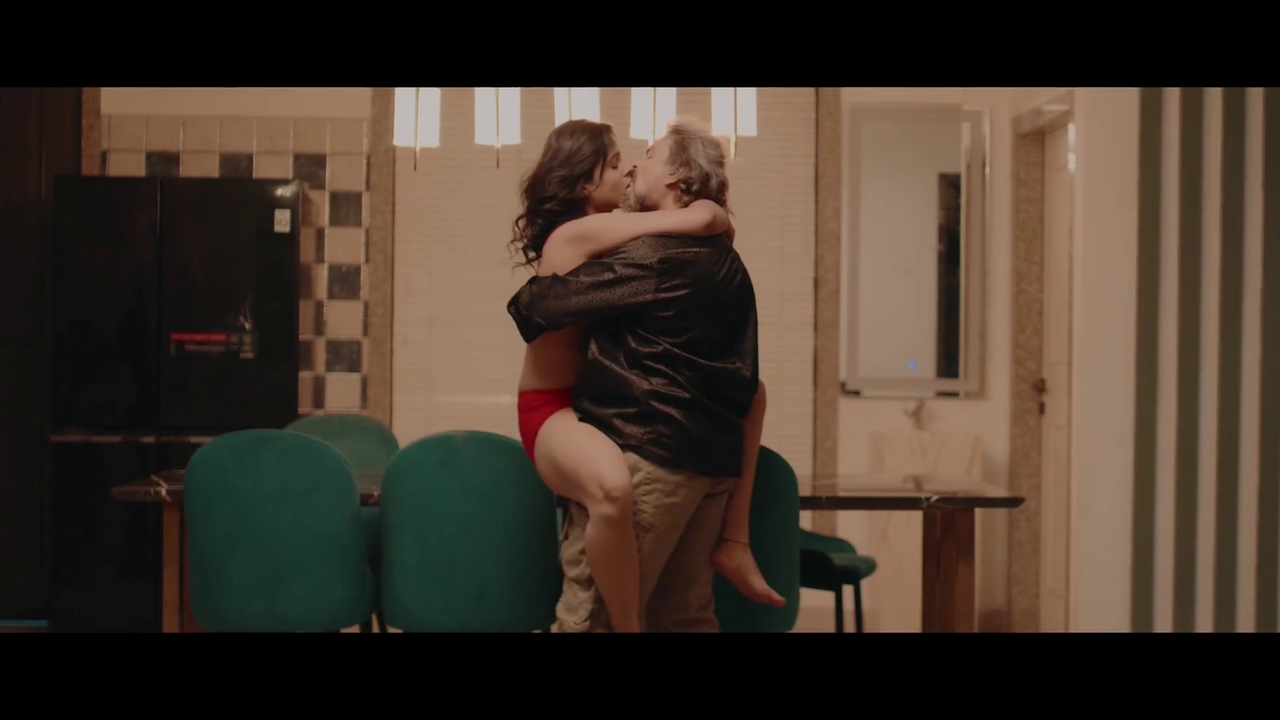 vlcsnap-2025-06-09-22h49m47s103