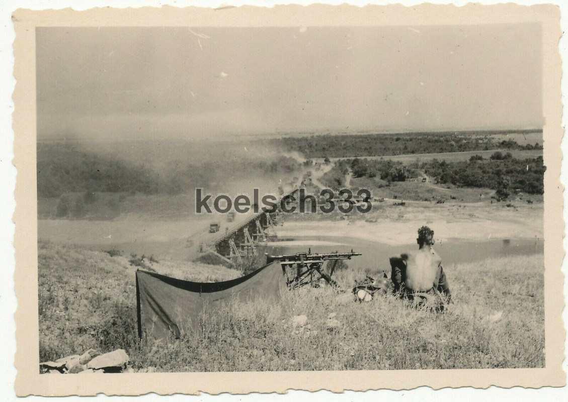 Foto Ostfeldzug der 297. ID - MG Sicherung an Tschir Brücke Blisch. Melnitschni