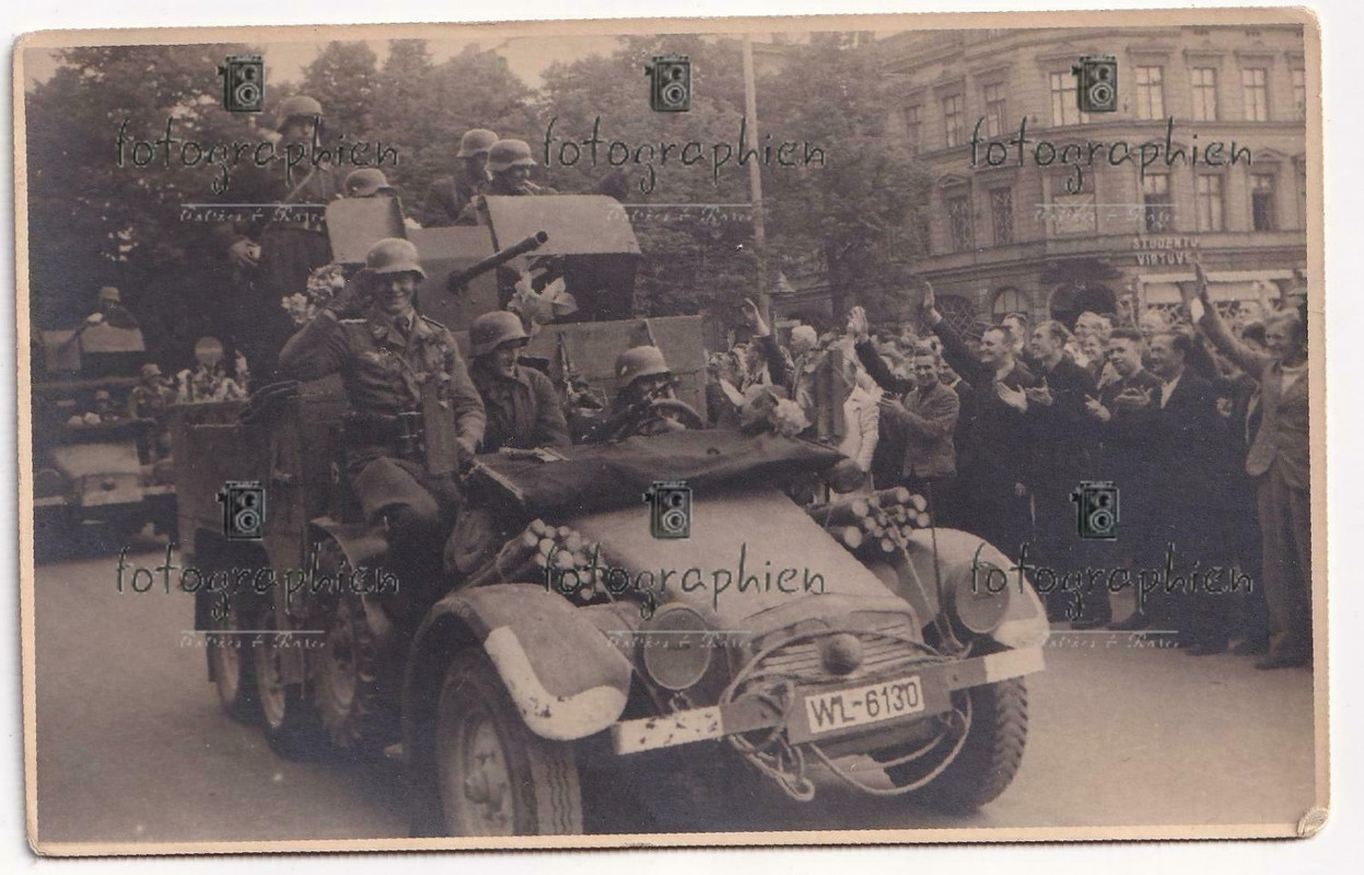 org. Foto Lettland Riga Kfz Pkw Einnahme Bevölkerung 1941