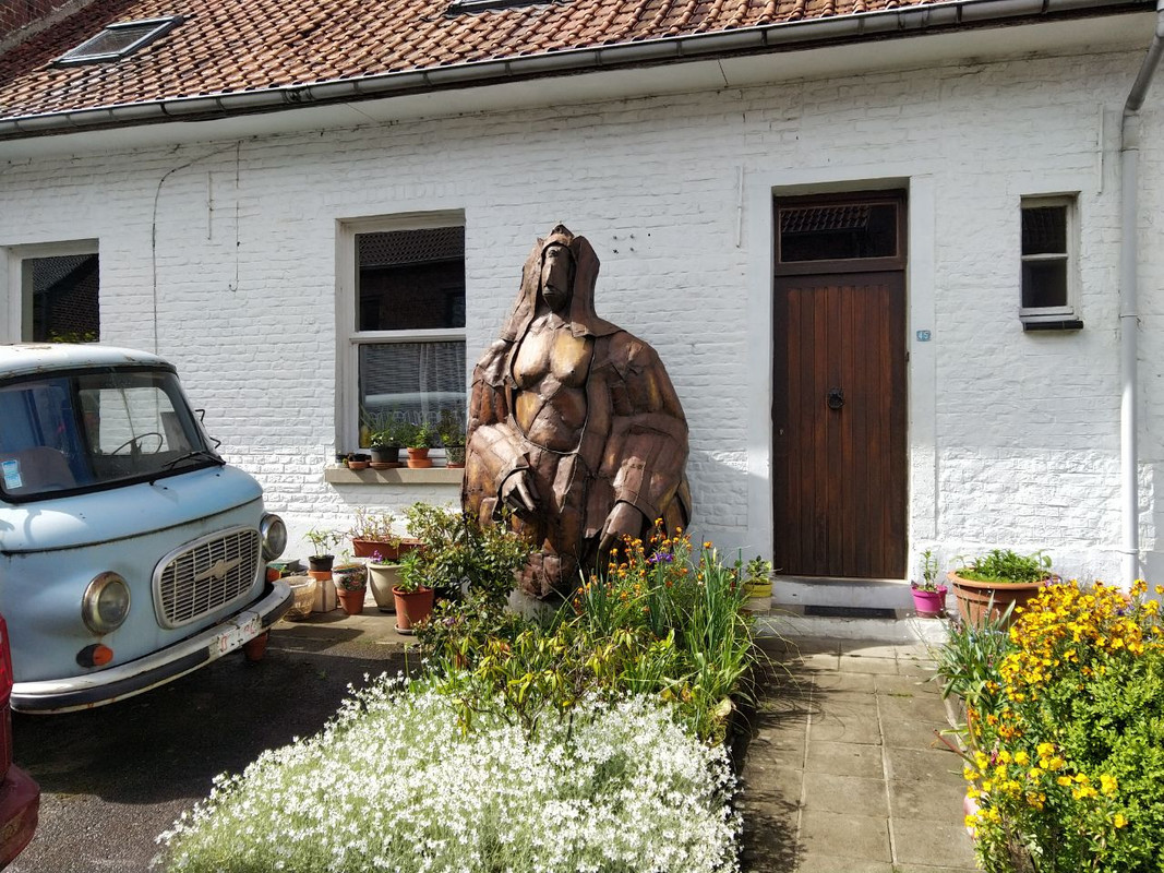 photo5852627595412223991