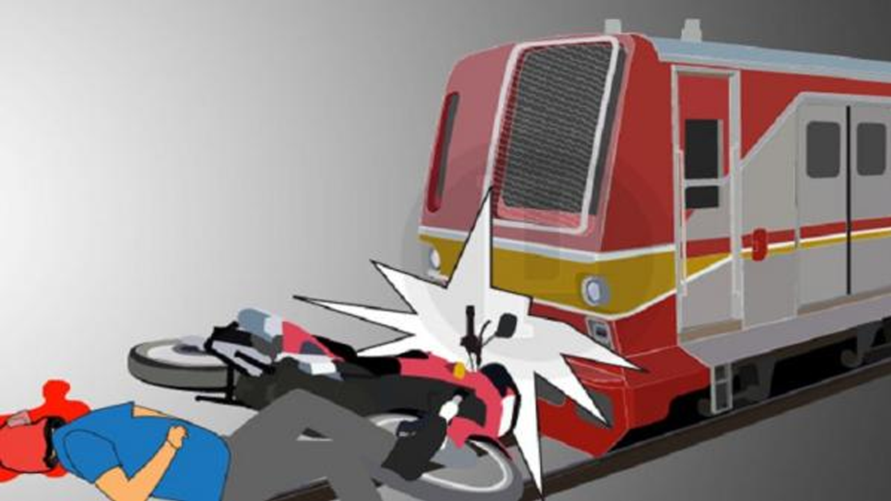 Detik-Detik Mengerikan, Pria 50 Tahun Tertabrak Kereta di Kalideres