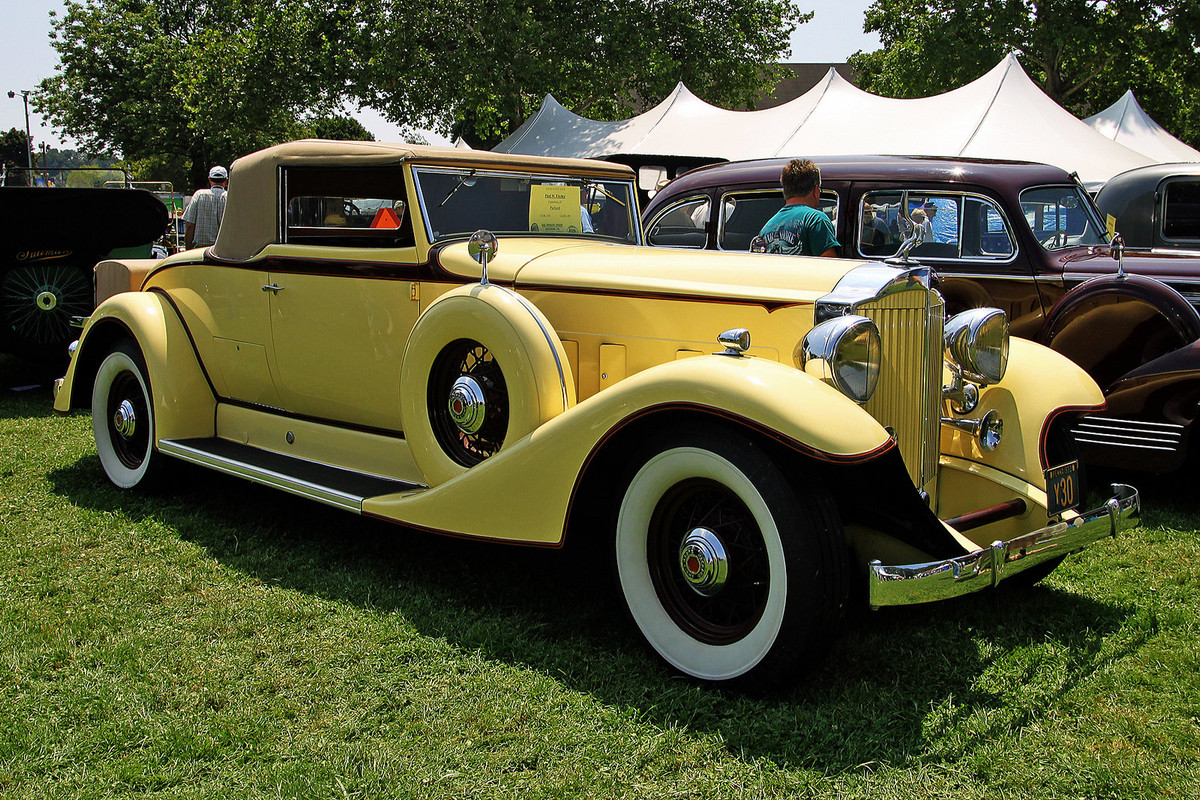 yellow-1933-packard.jpg