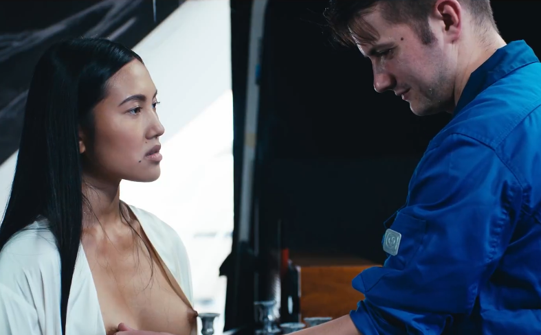 Freeze – May Thai – Clumsy