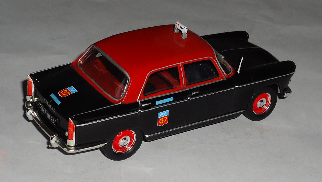 Peugeot-404 Taxi1