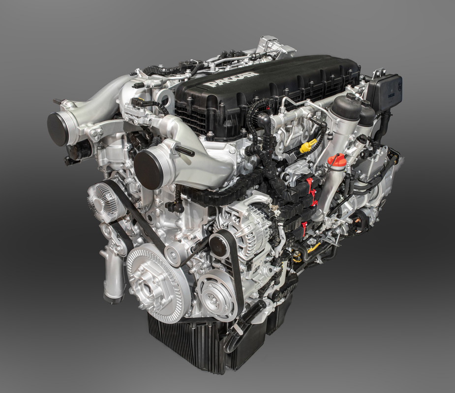 4-PACCAR-MX-13-Euro-6-2021-Engine-top-view-background.jpg