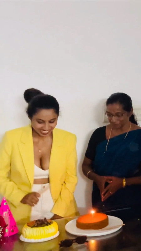 293.mp4_snapshot_00.03_[2023.09.14_19.40.07]