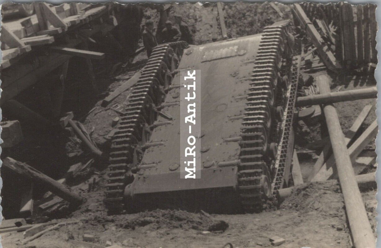 Foto, RUS, Panzer liegt Kopf, Somowo, Panzerjäger Abtlg. 27,