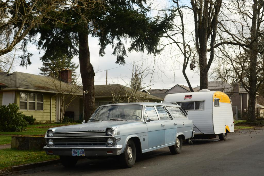 pour se rincer l'oeil - Page 12 1966-AMC-Ambassador-Cross-Country-880-station-wagon-American-Mot