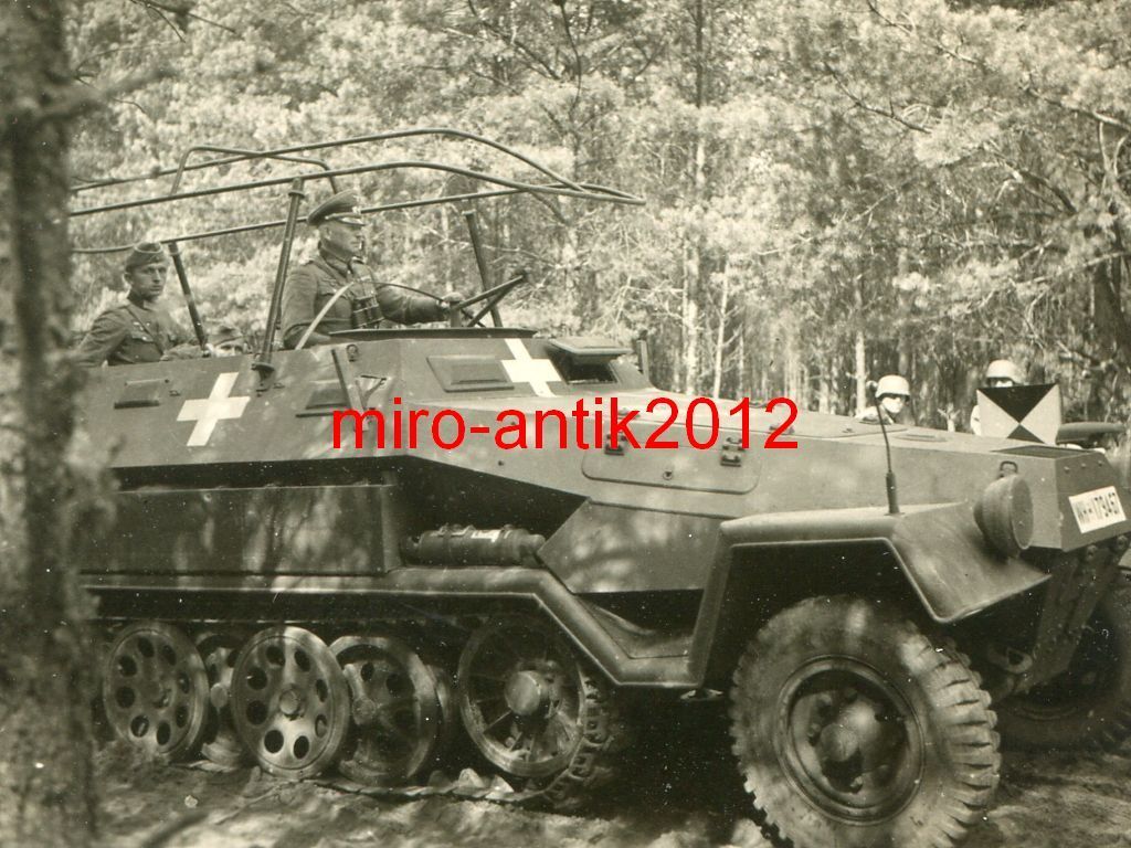 1Wehrmacht_Kommandopanzerwagen_Sdkfz_251_Vorma