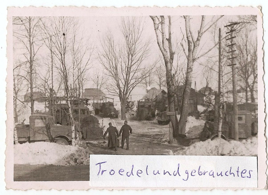 WW2 MILITÄR OSTFRONT LAGER PARKPLATZ LKW FRONTLA