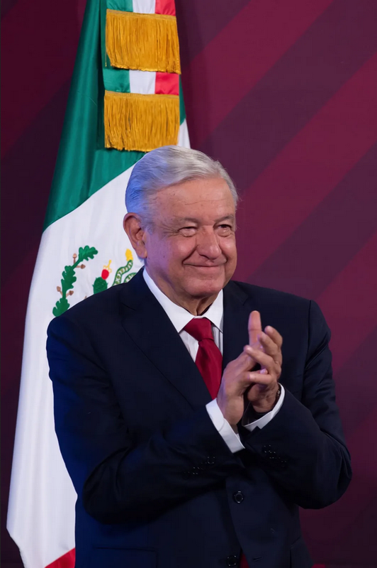 AMLO anuncia adquisición de Mexicana de Aviación; trabajadores recibirán mil mdp