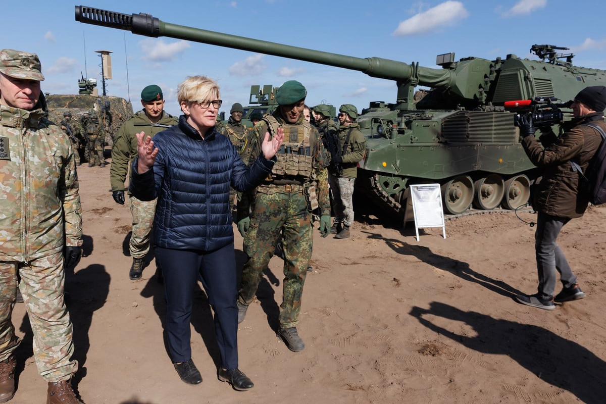 Apie pelningiausią specialybę - profesionalius patriotus su pripučiama morale.