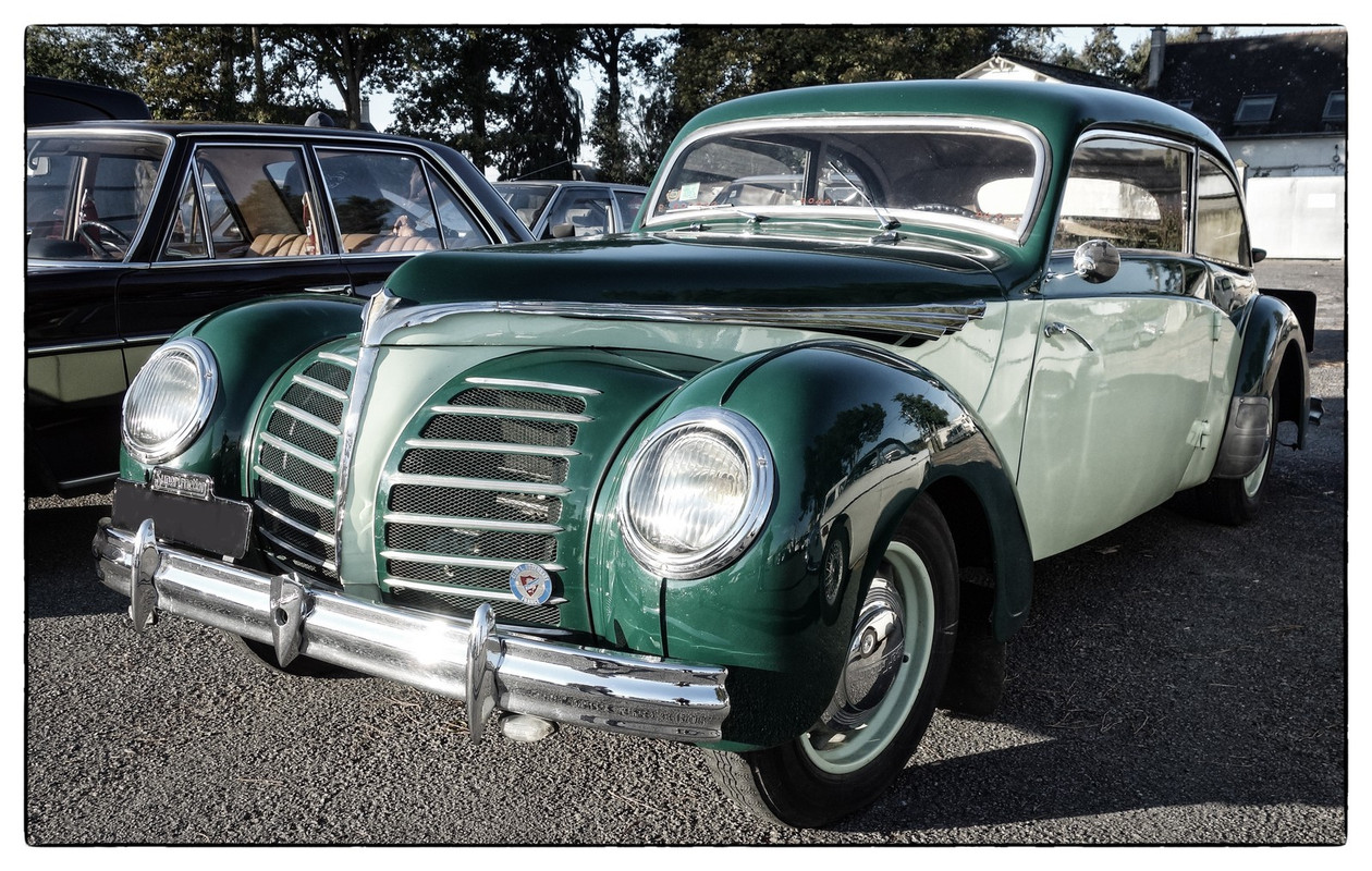 Rosengart Supertraction LR539 (1938-1939).jpg 1