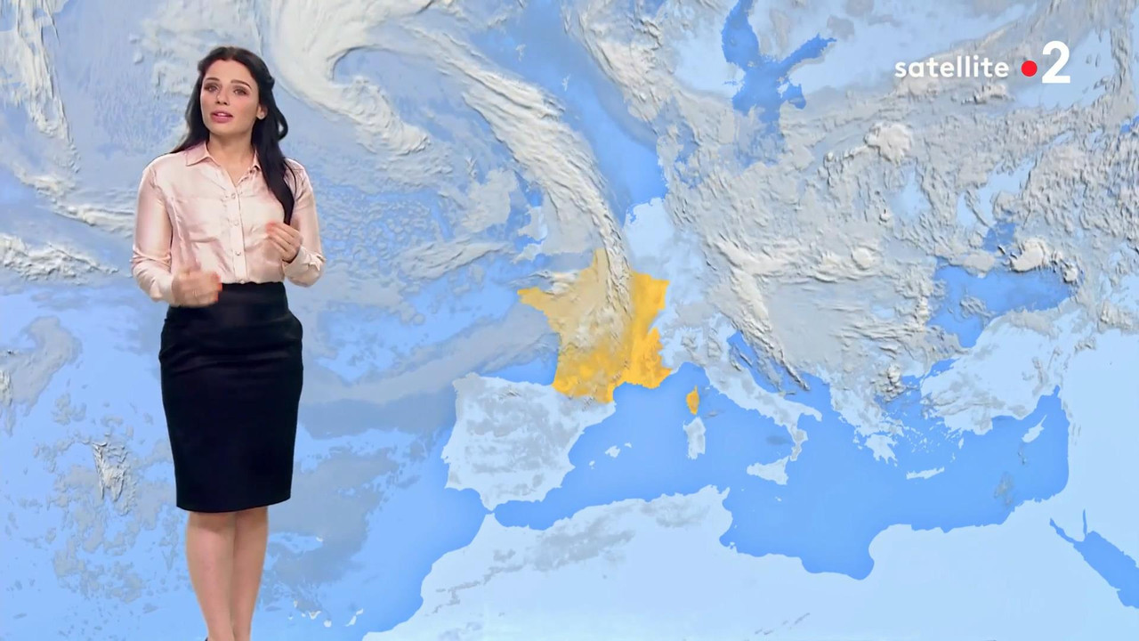 Virginie Hilssone 220620.mp4_snapshot_00.17_[2020.07.22_23.35.13]
