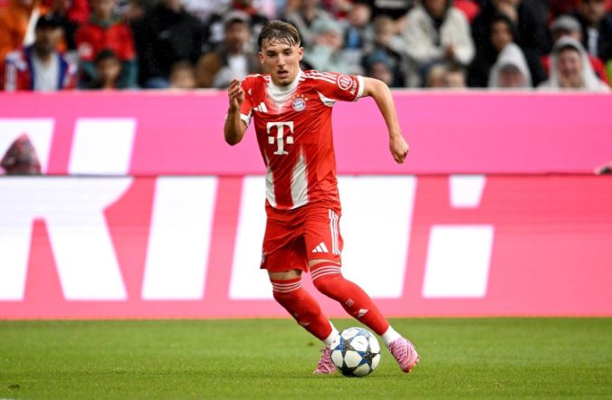 Gol Spektakuler Lennart Karl Lennart Karl mencetak gol spektakuler untuk FC Bayern Munich
