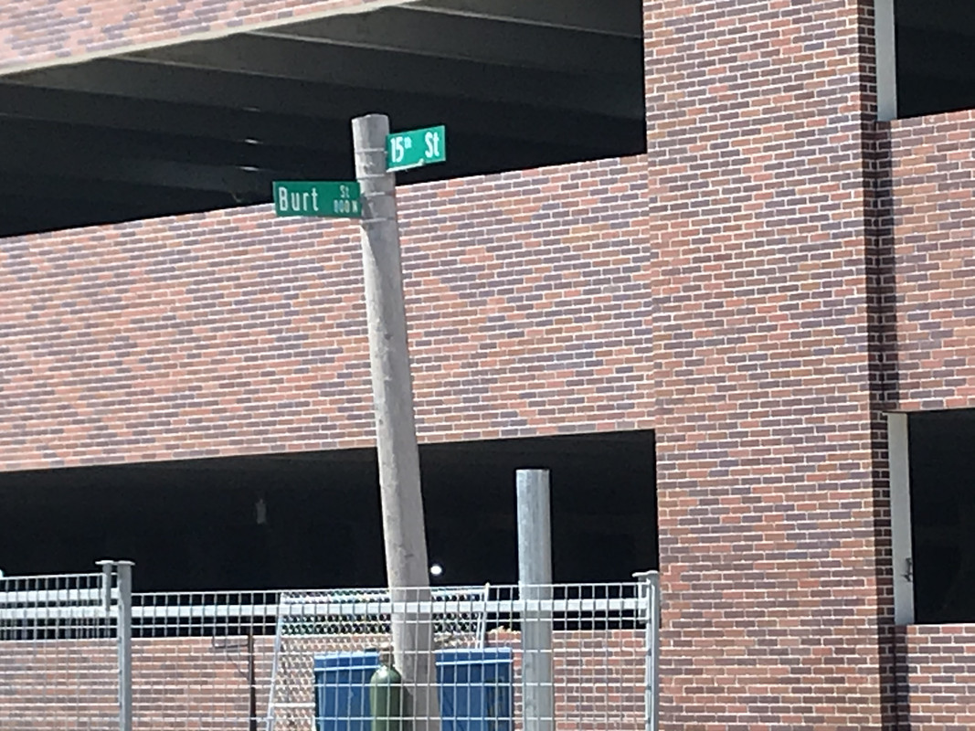 25230317-F092-458A-83B8-59A501196302