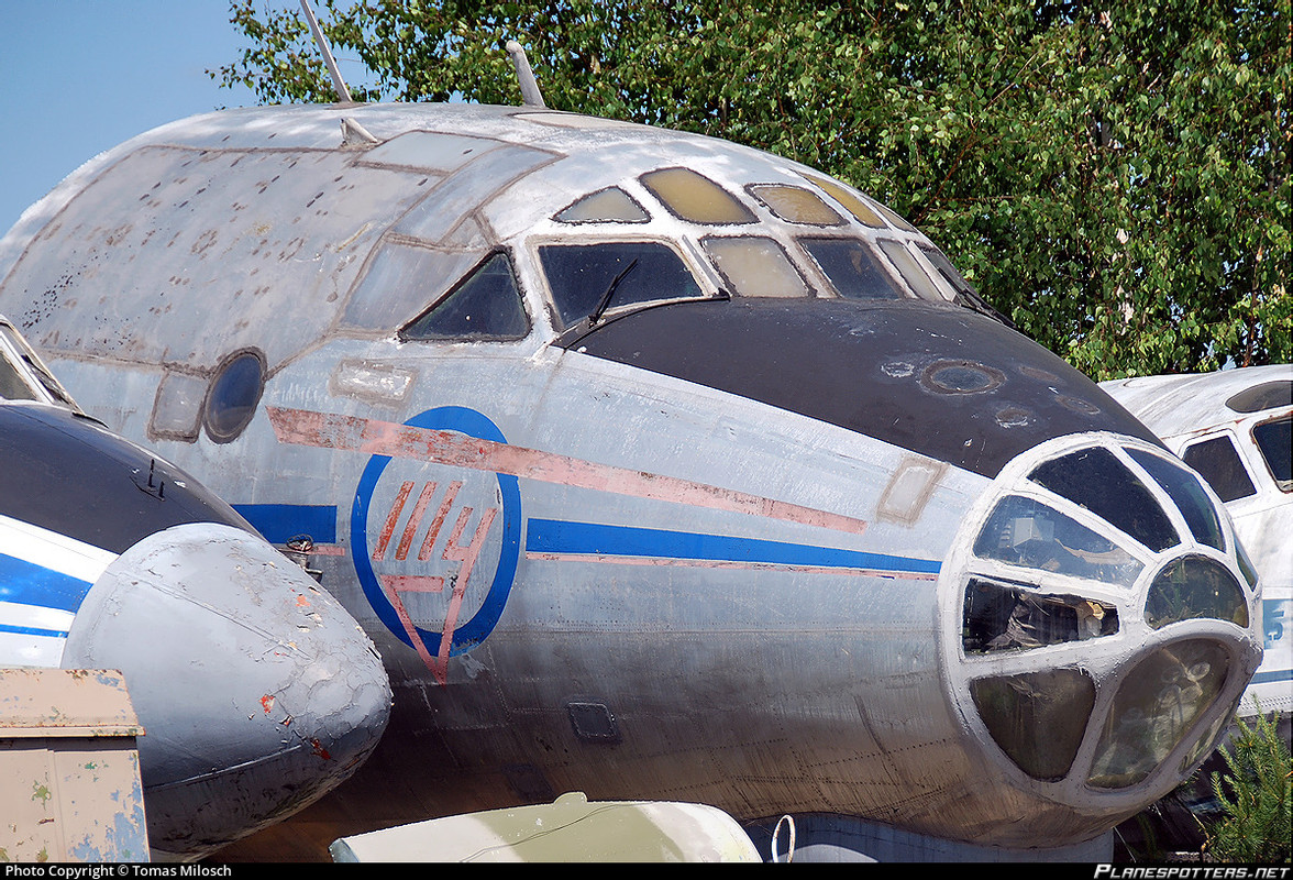 cccp-42328-aeroflot-russian-airlines-tupolev-tu-104_Planespotter