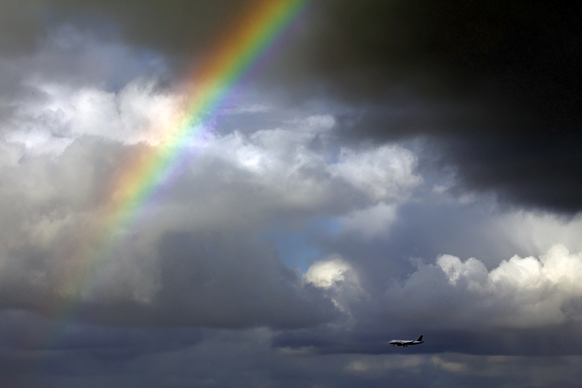 UA-A320-rainbow.jpg