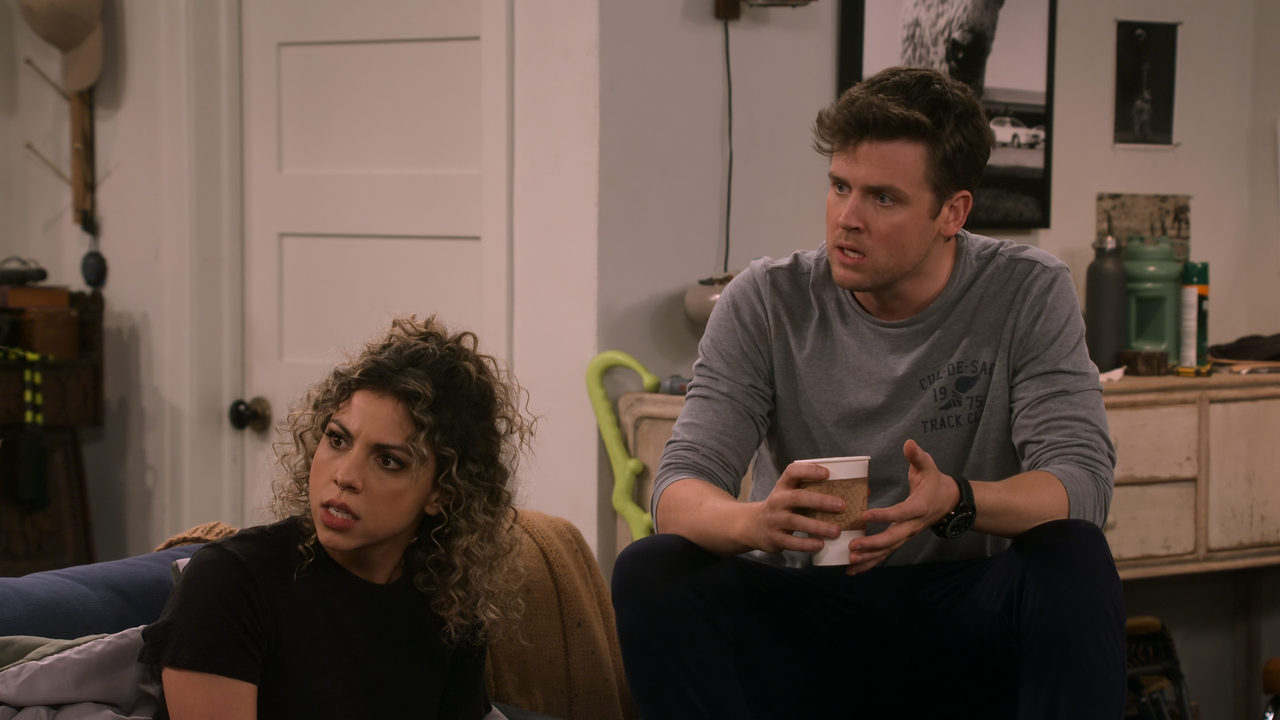 Frasier.(2023).S01E02.Moving.In.2160p.10bit.AMZN.WEB-DL.DDP5.1.HEVC-Vyndros.mkv_snapshot_03.16_[2023