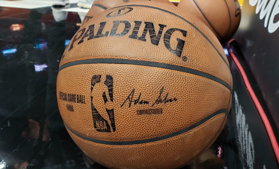 Suspenden Raptors-Pacers en la NBA por alerta de incendio