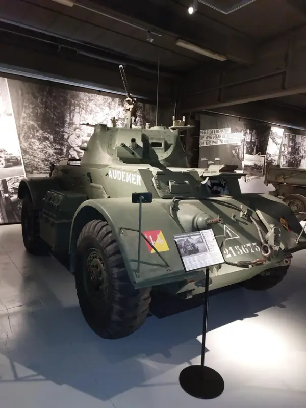 Chars et blindes dans les musees-divers - Page 22 Even-more-tanks-and-vehicles-from-the-ardennes-part-3-v0-09p3hbvh7k5c1