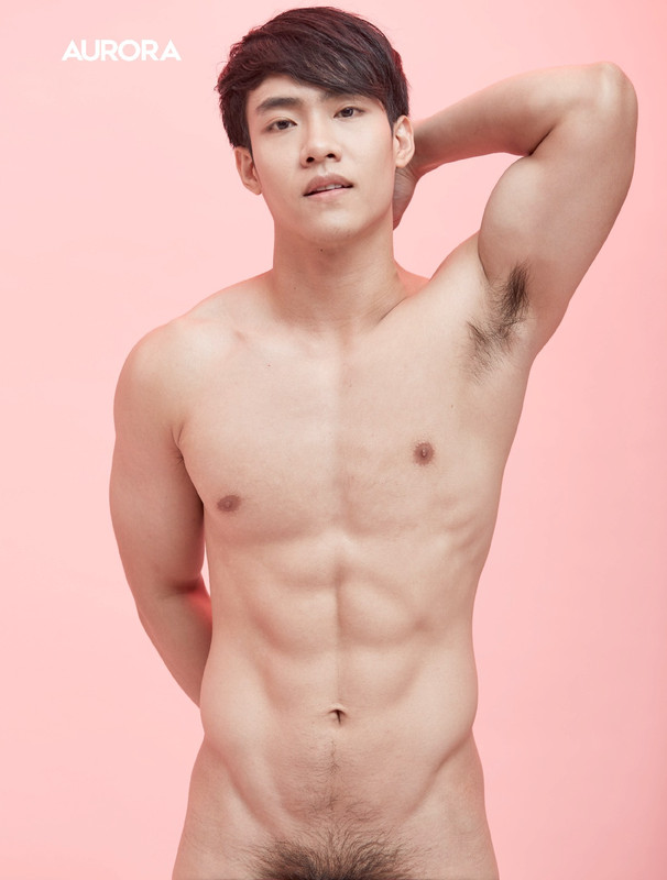 AURORA 9 - Anh 6 múi tóc 1 mái lãng tử đẹp trai