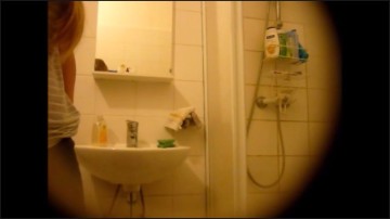 [Image: Voyeur47215100154.jpg]