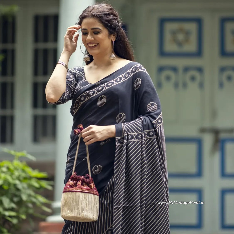 8-Mobile-Wallpaper-Photos-of-Girija-Oak-Godbole-My-Vantage-Point