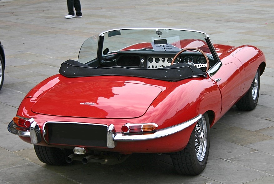 Jaguar-E-type Roadster (Series I)