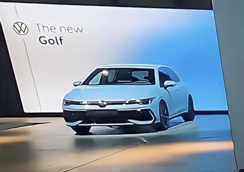 Scoop – Volkswagen Golf 8 : écran géant pour le restylage.