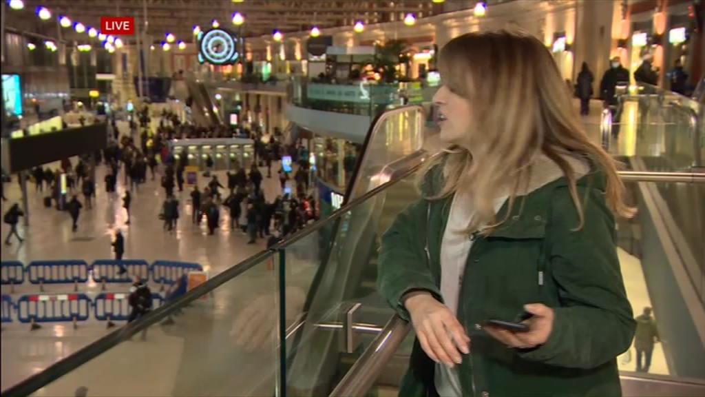 BBC London News_20220218_18301900.ts_snapshot_12.02.778
