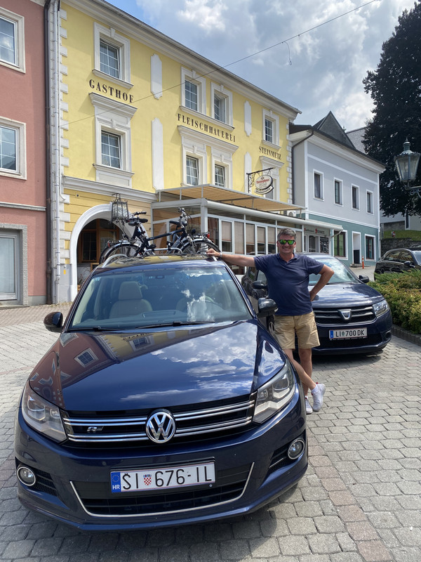 98552F4A-63C4-4134-A2FC-2643EF6E74BF