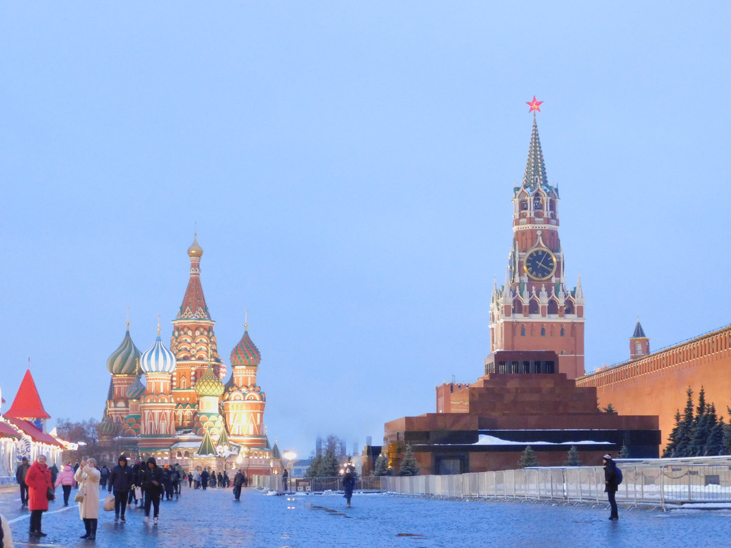 Выставка в музее Революции Кринолин и пр 202