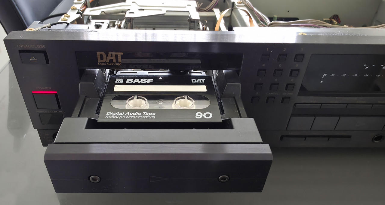[Bild: DAT-9009-vorne.jpg]