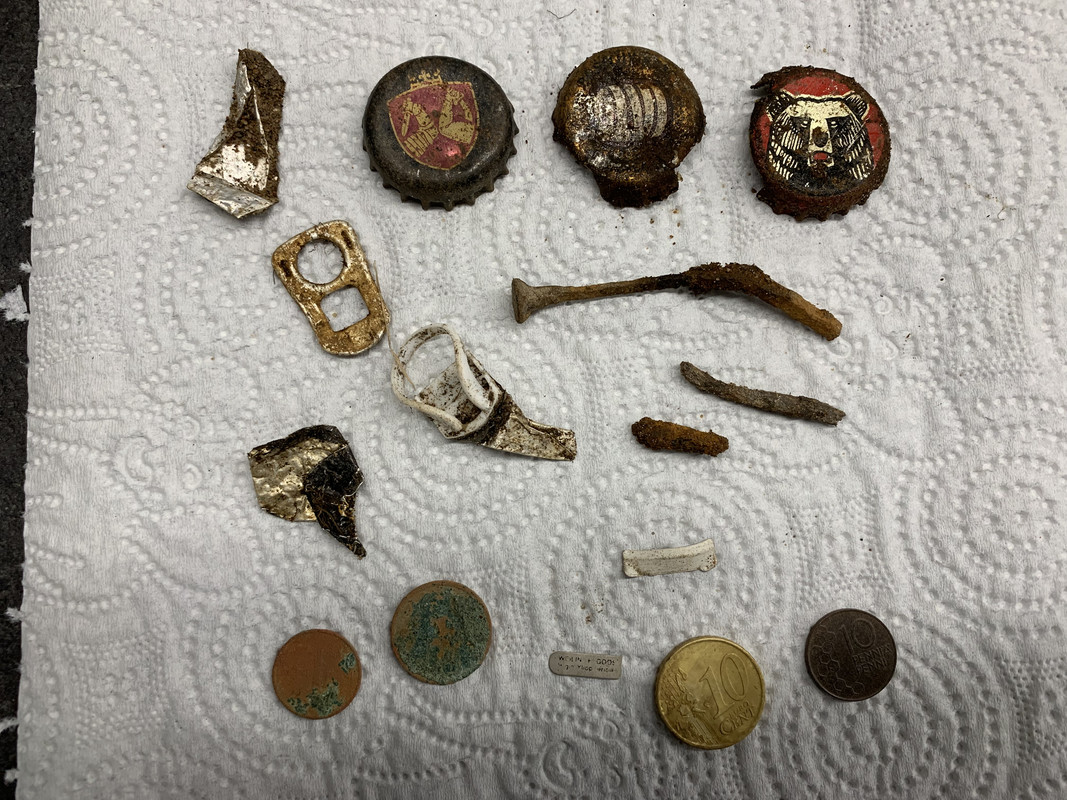 5E217537-42B9-4D8C-AD25-4B9F14E70B05