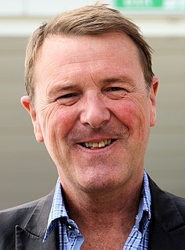 260px-Phil-Tufnell-August-2015-cropped.j