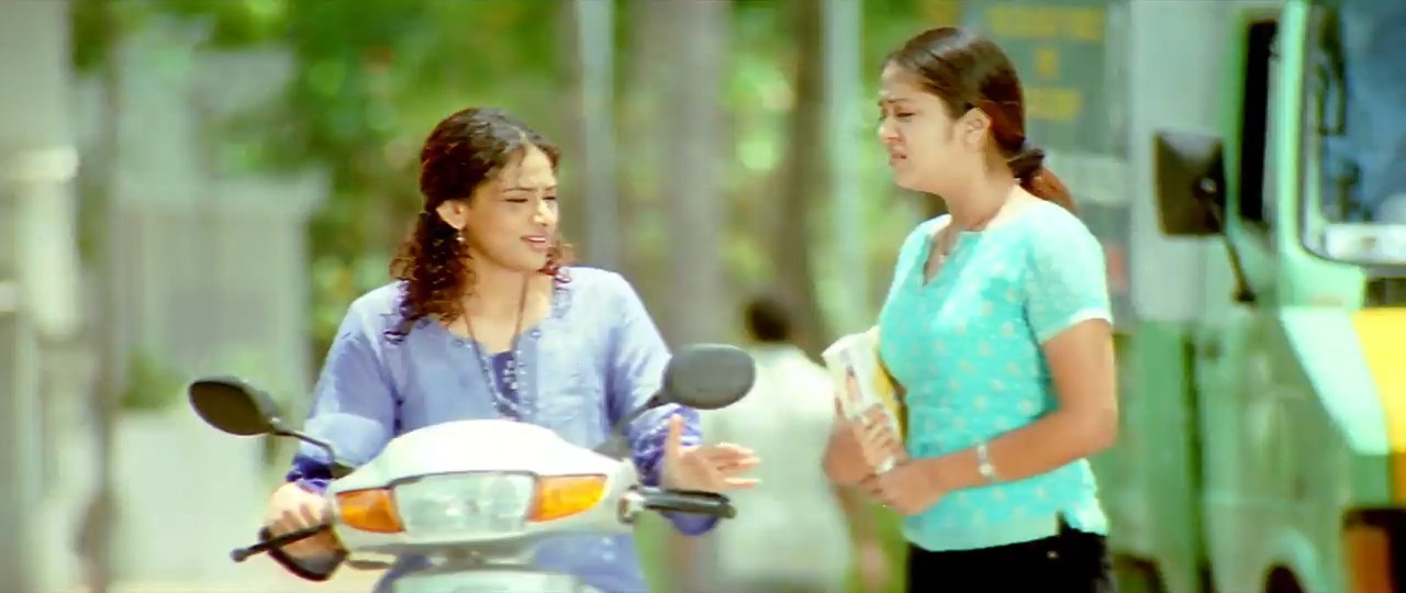 Manmadhan 2004 WebRip [Tamil] 480p, 720p ESub Screenshot