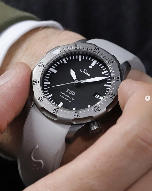 A3476ED6-30FE-4992-AF18-CD505EC3A51A