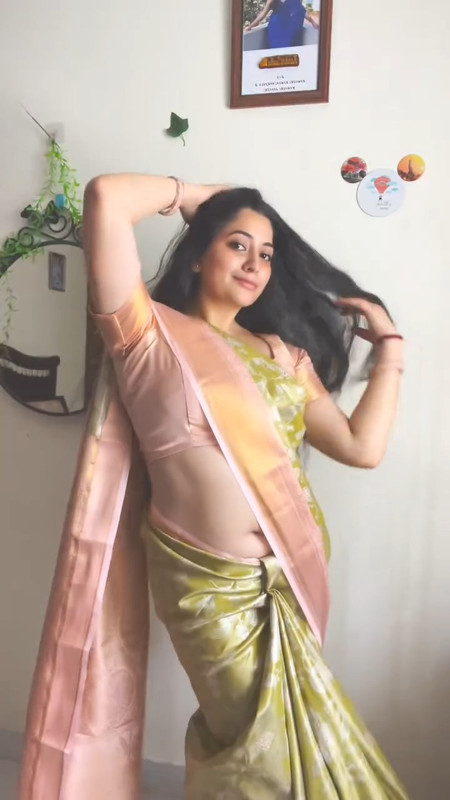 [Image: ksudha-sexy-big-deep-navel-in-cream-sare...19-730.jpg]