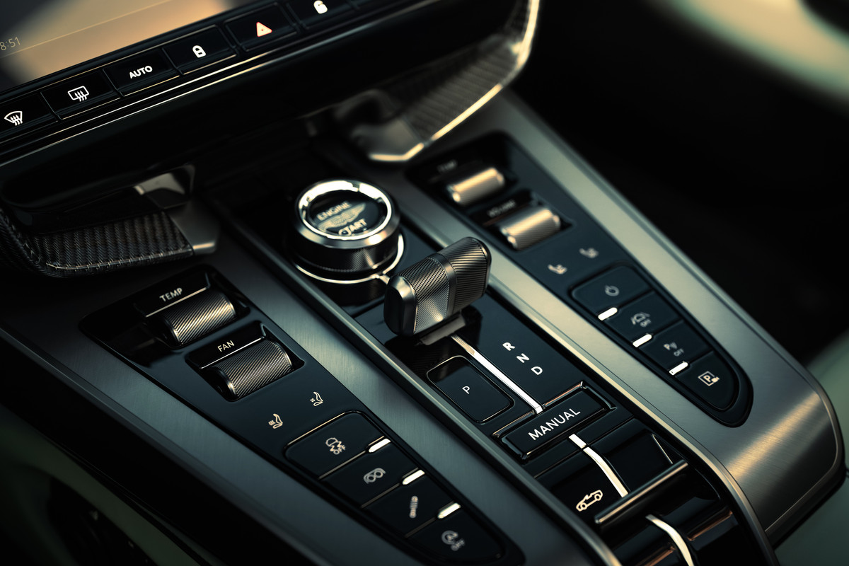 AstonMartinVanquishVolante_15