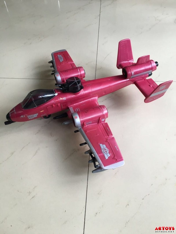 SDCC-2016-Transformers-vs-gijoe-box13