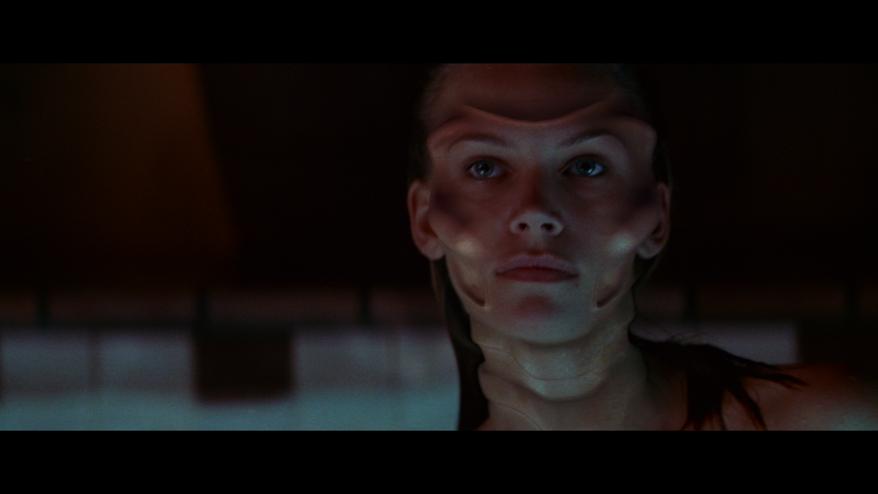 Species.1995.2160p.BDREMUX.HEVC.HDR.DoVi-Нечипорук.mkv_snapshot_00.56.02.535