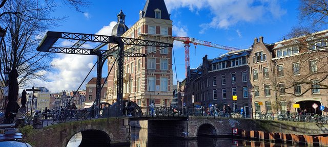 Amsterdam 2023 en pareja - Blogs de Holanda - Conociendo la ciudad, casas danzantes, Rembrandt, Monet, Van Gogh. (16)