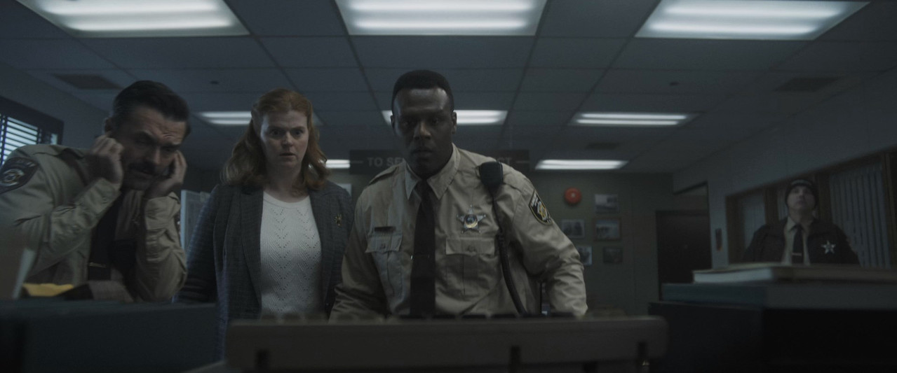 Normal (2026) 1080p BDRip Latino Inglés mkv snapshot 00 33 01 938