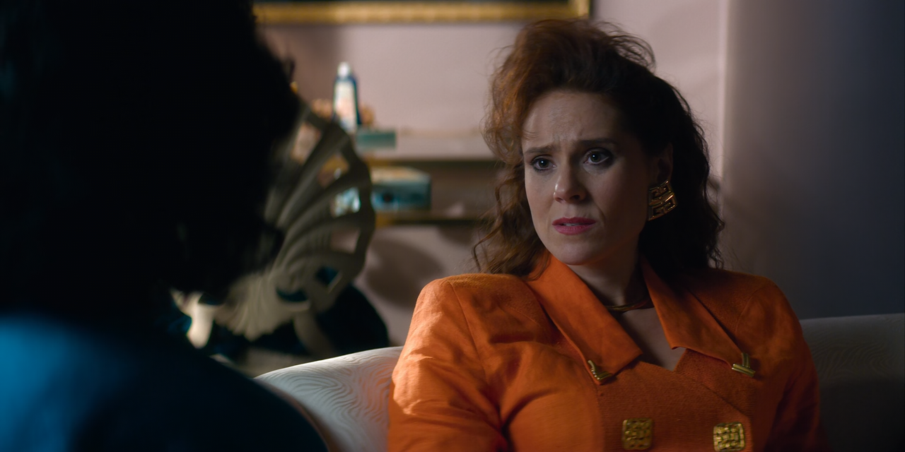 GLOW.S03E10.A.Very.GLOW.Christmas.1080p.10bit.NF.WEBRip.DDP5.1.HEVC-Vyndros.mkv_snapshot_06.14_[2020
