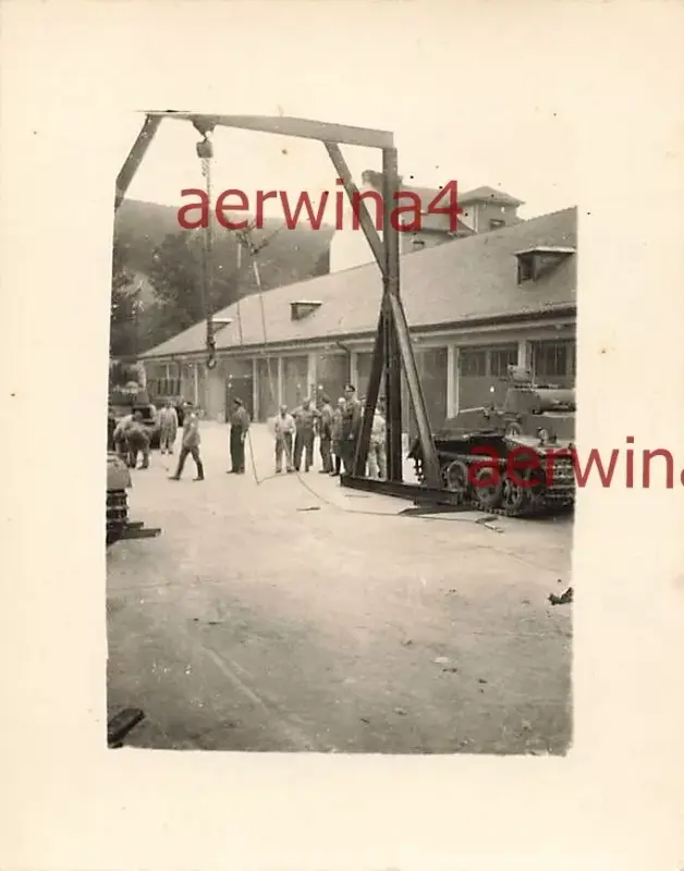 Kran zur Abhebung der Türme vom Panzer I Ausf. F Kasernenhof Wien-Purkersdorf