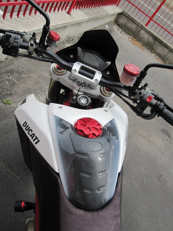 ducati-hypermotard-bursi-evolution-special-5